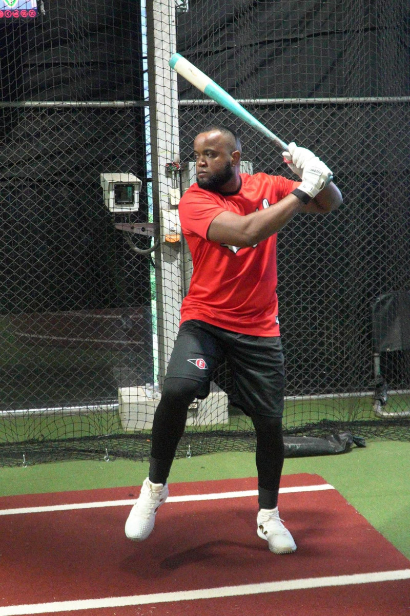 Sócrates Brito fue uno de los que dijeron presente en el primer día de entrenamientos de los Leones del Escogido.